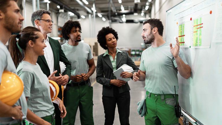 Abril Verde 2026: Por que a sua empresa precisa evoluir da entrega de laudos para uma cultura de prevenção